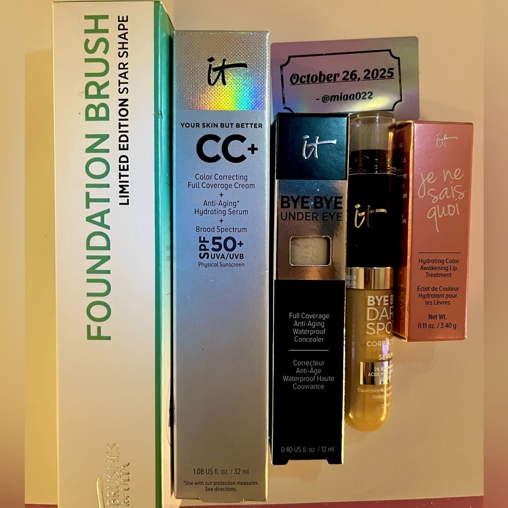 IT Cosmetics Bundle **brand new**